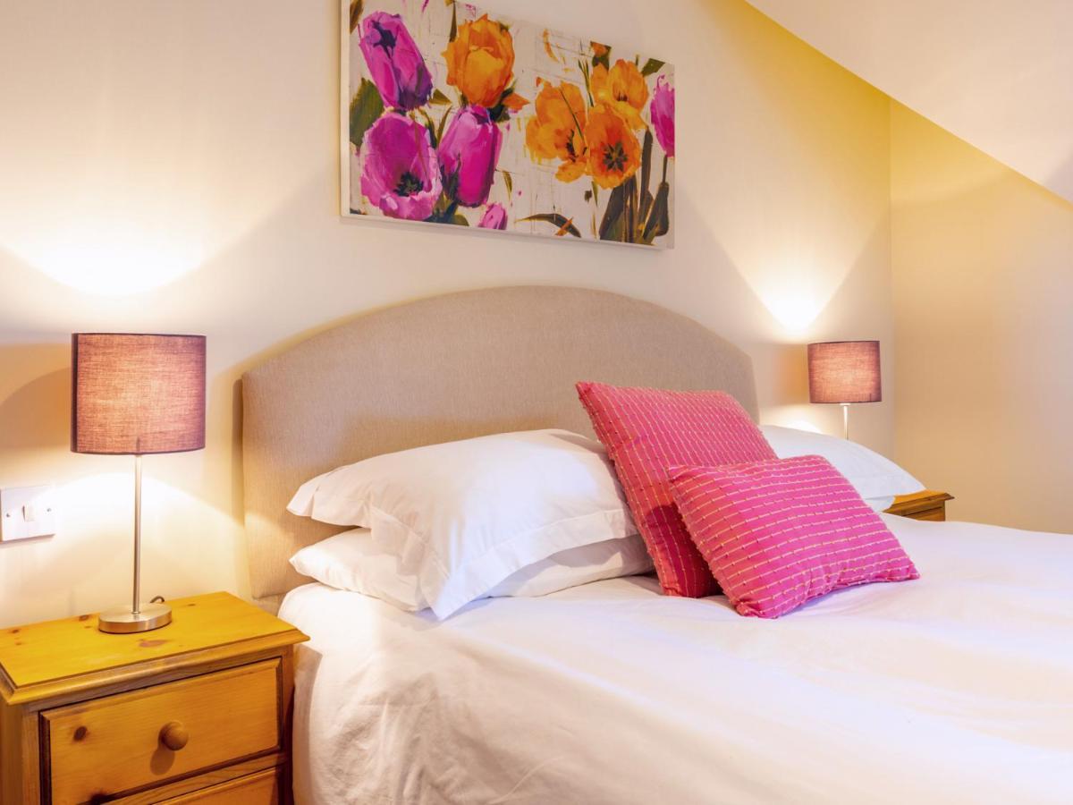 Ellingham Self-Catering Cottages Saint Peter Port Екстер'єр фото