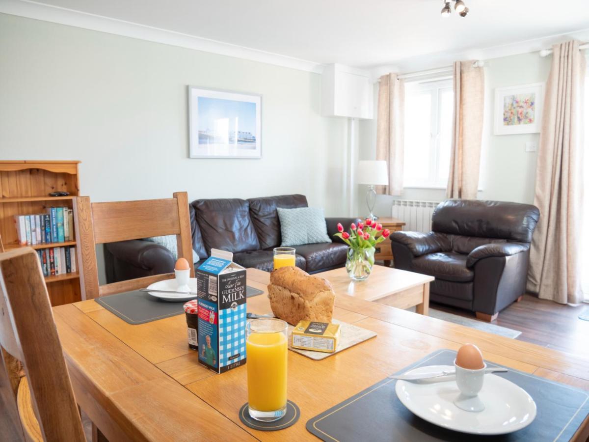Ellingham Self-Catering Cottages Saint Peter Port Екстер'єр фото
