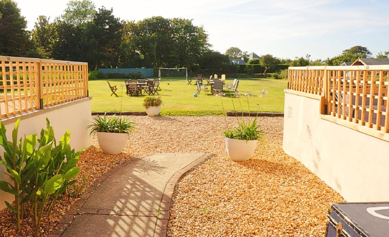 Ellingham Self-Catering Cottages Saint Peter Port Екстер'єр фото