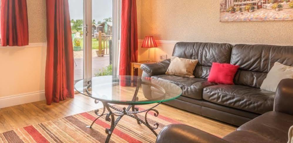 Ellingham Self-Catering Cottages Saint Peter Port Екстер'єр фото