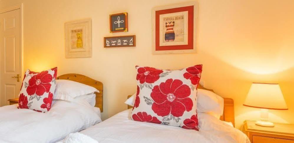 Ellingham Self-Catering Cottages Saint Peter Port Екстер'єр фото