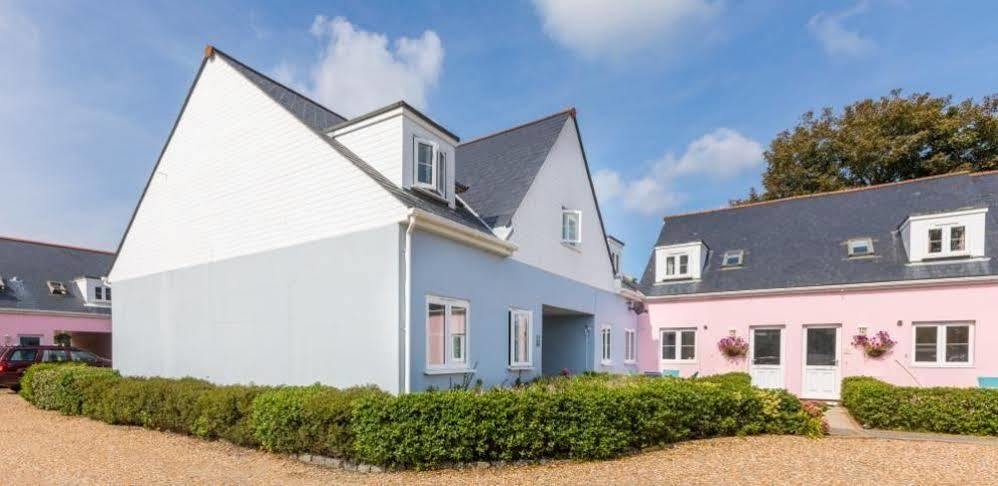 Ellingham Self-Catering Cottages Saint Peter Port Екстер'єр фото