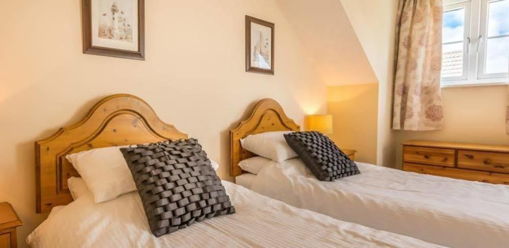 Ellingham Self-Catering Cottages Saint Peter Port Екстер'єр фото